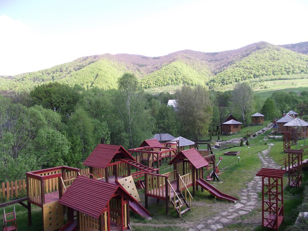 Spa Hotel Zoryani Karpaty วูชกา ภายนอก รูปภาพ